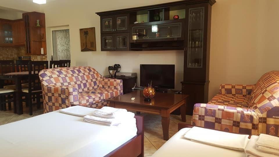 Vita Apartment - Spacious Garden And Balcony 5 Min To Beach & Center คซามิล ภายนอก รูปภาพ