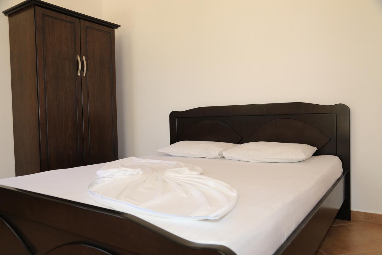 Vita Apartment - Spacious Garden And Balcony 5 Min To Beach & Center คซามิล ภายนอก รูปภาพ